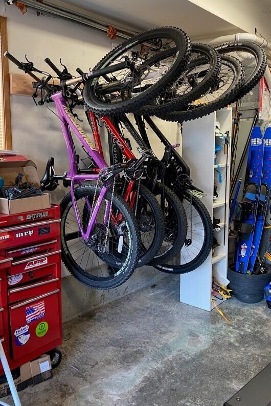 Lolo Racks 4 bike rack for 2" inch hitch with standard pull pin tilting
